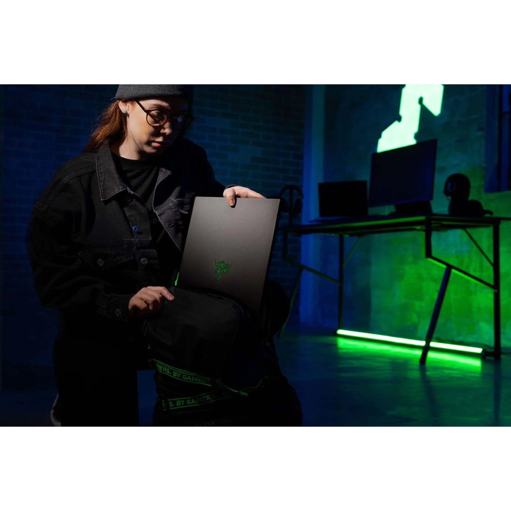 15.6" 4K UHD Gaming Laptop, Intel Core i9, NVIDIA GeForce RTX 3080 Ti 16 GB, 1TB SSD V295