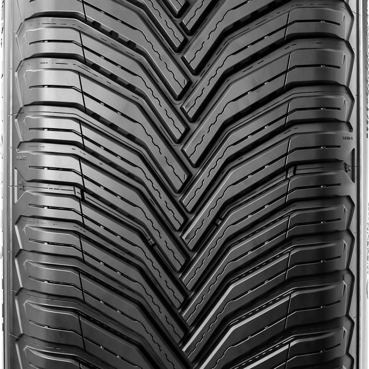 225/55R18 98H All-Season Car Tire F837