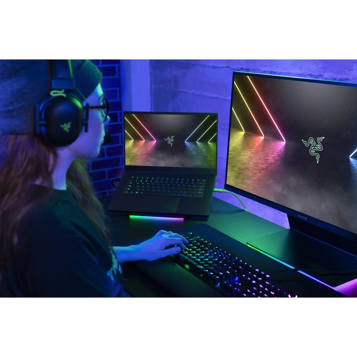15.6" 4K UHD Gaming Laptop, Intel Core i9, NVIDIA GeForce RTX 3080 Ti 16 GB, 1TB SSD V295