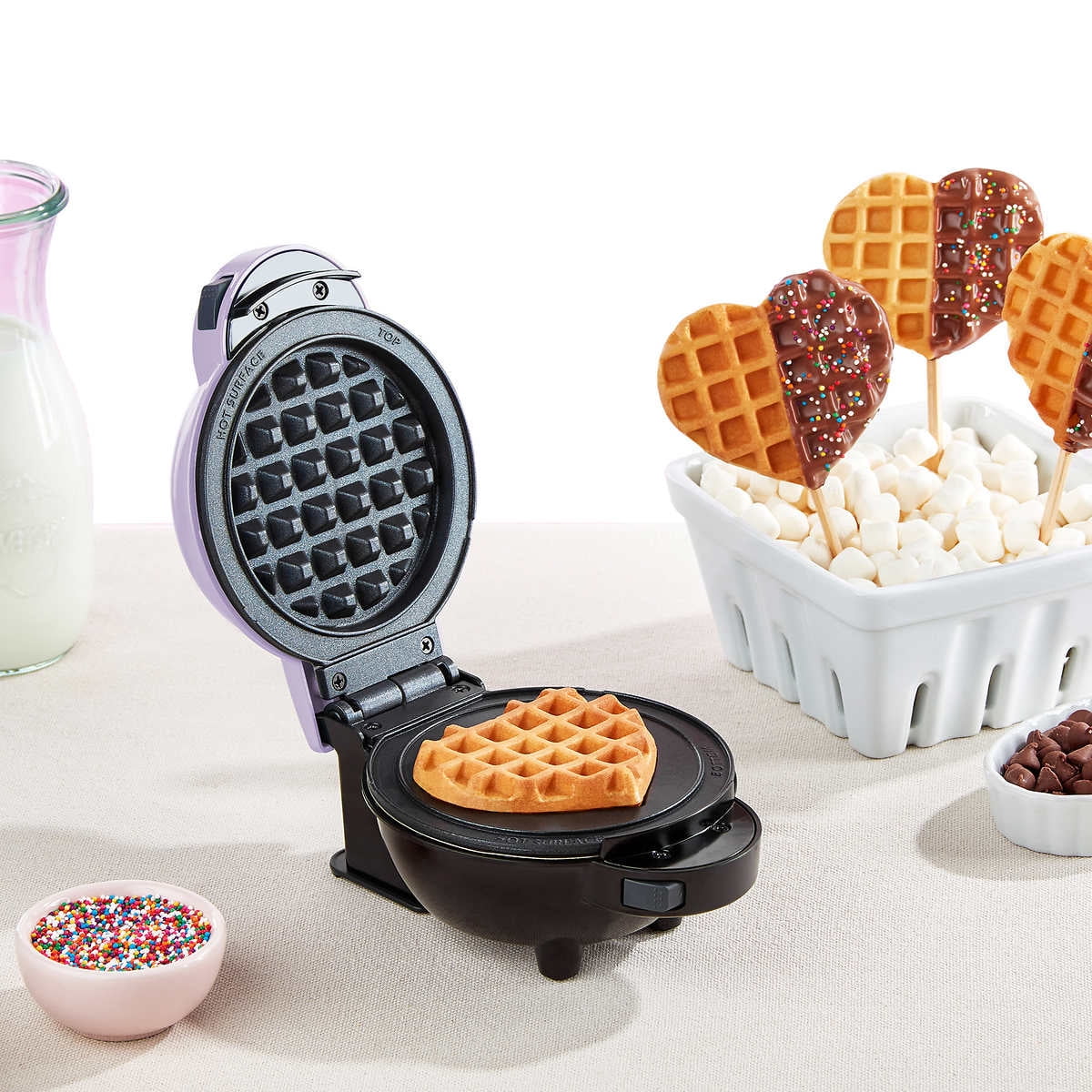 Mini Waffle Maker with Removable Plates Q650