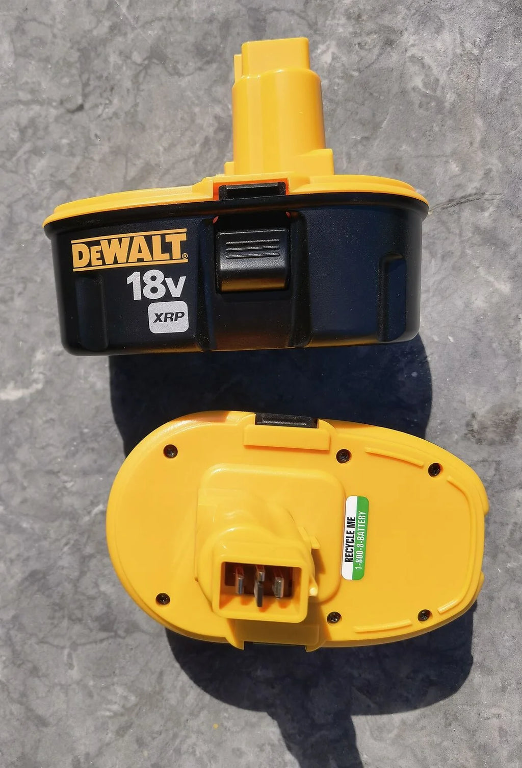 2 Pack 2.4Ah 18-Volt NiCd Battery Combo Pack B614120
