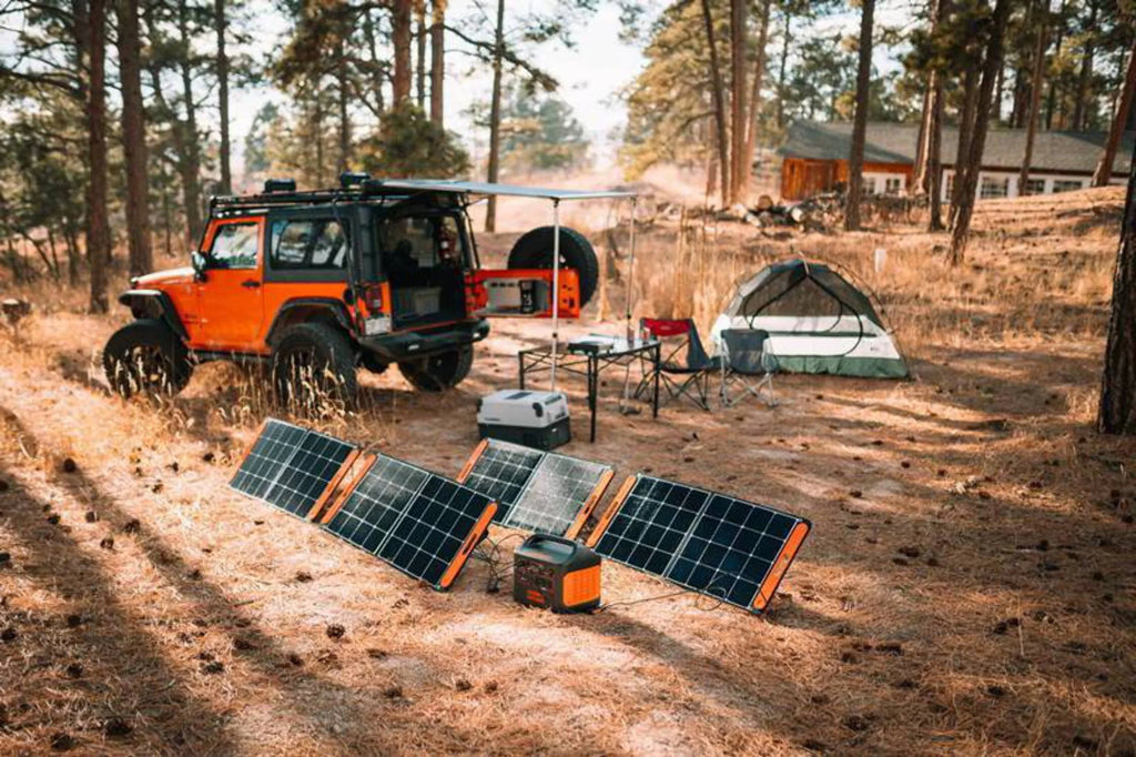Portable Power Kit with Solar Panels B2859