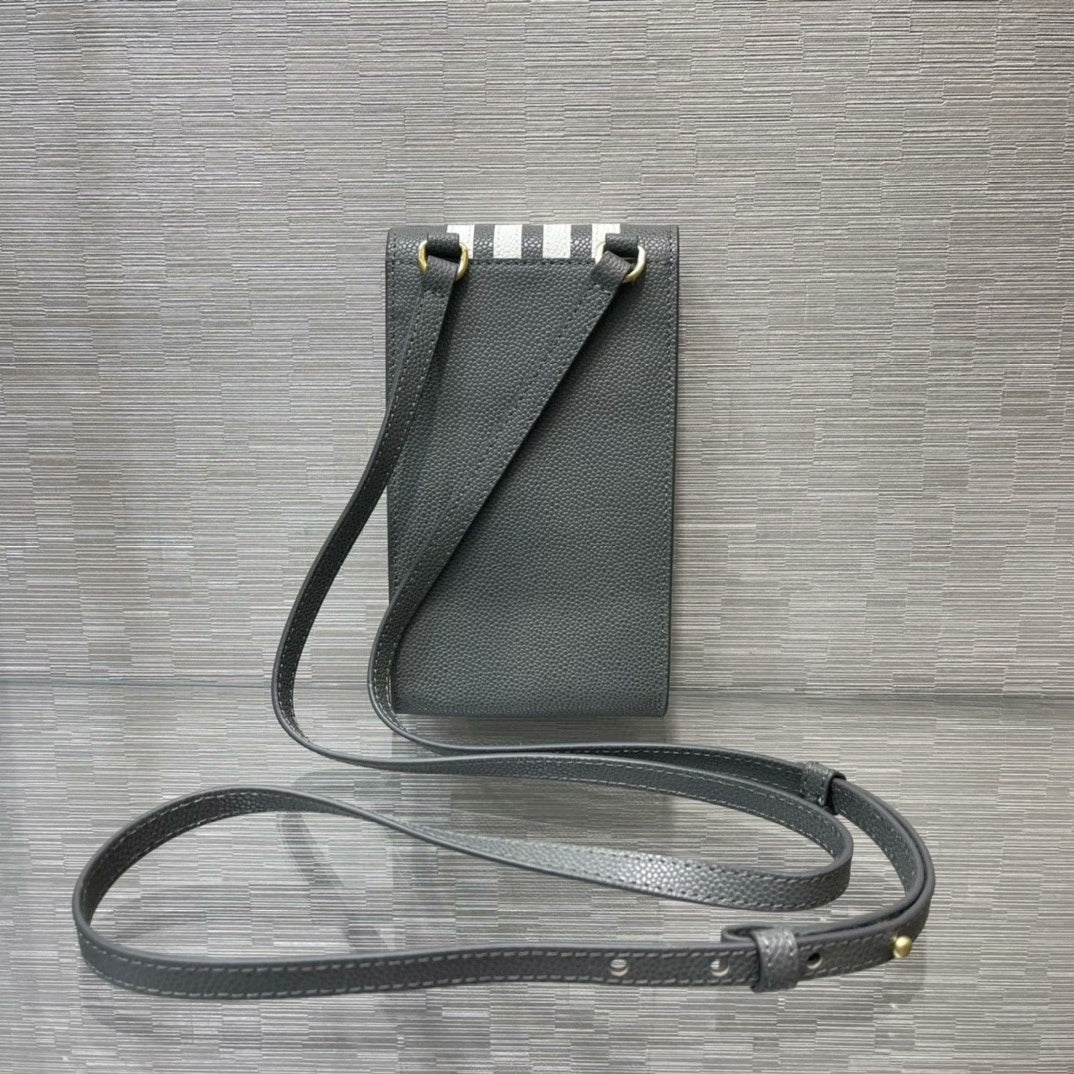 Classic four-bar mobile phone bag